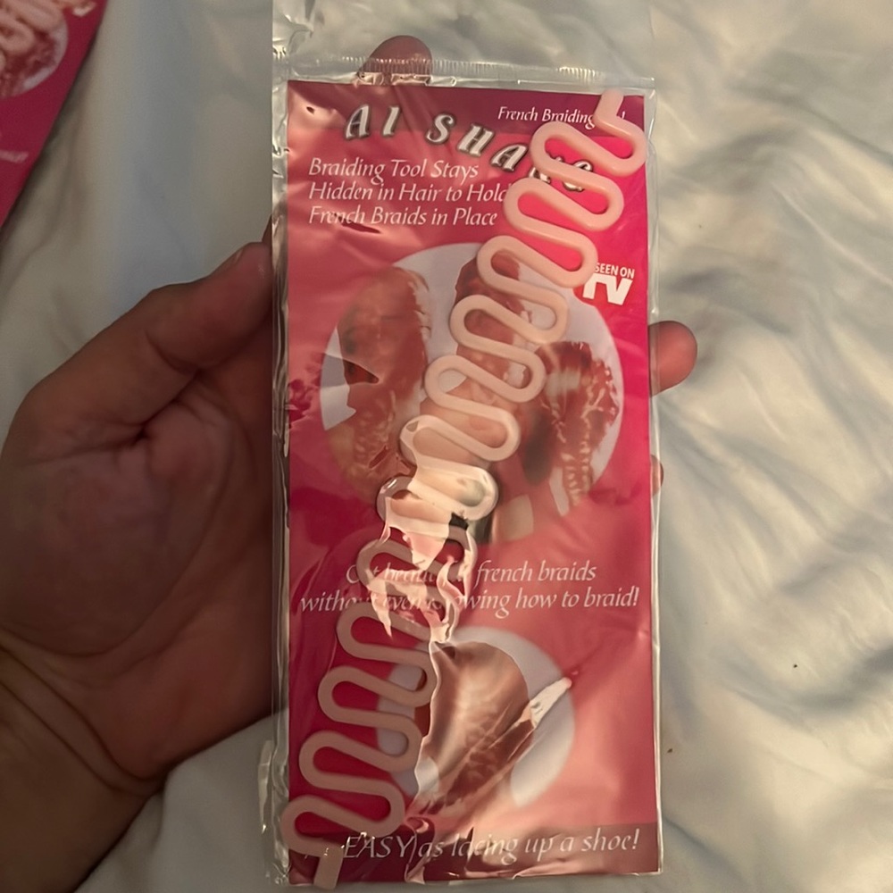 Al Shang French Braiding Tool. Hides in hair. NWT
